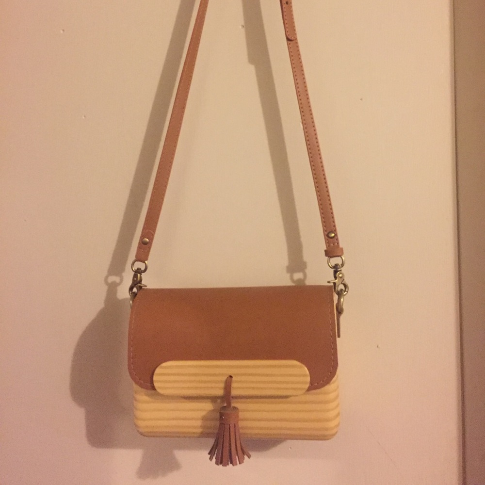 “Woodview” wood crossbody bag