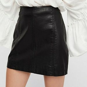 💢Free People💢Leather mini skirt 💢