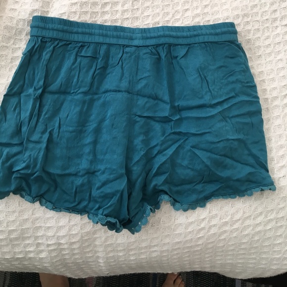 Blue flowy shorts - Picture 2 of 2