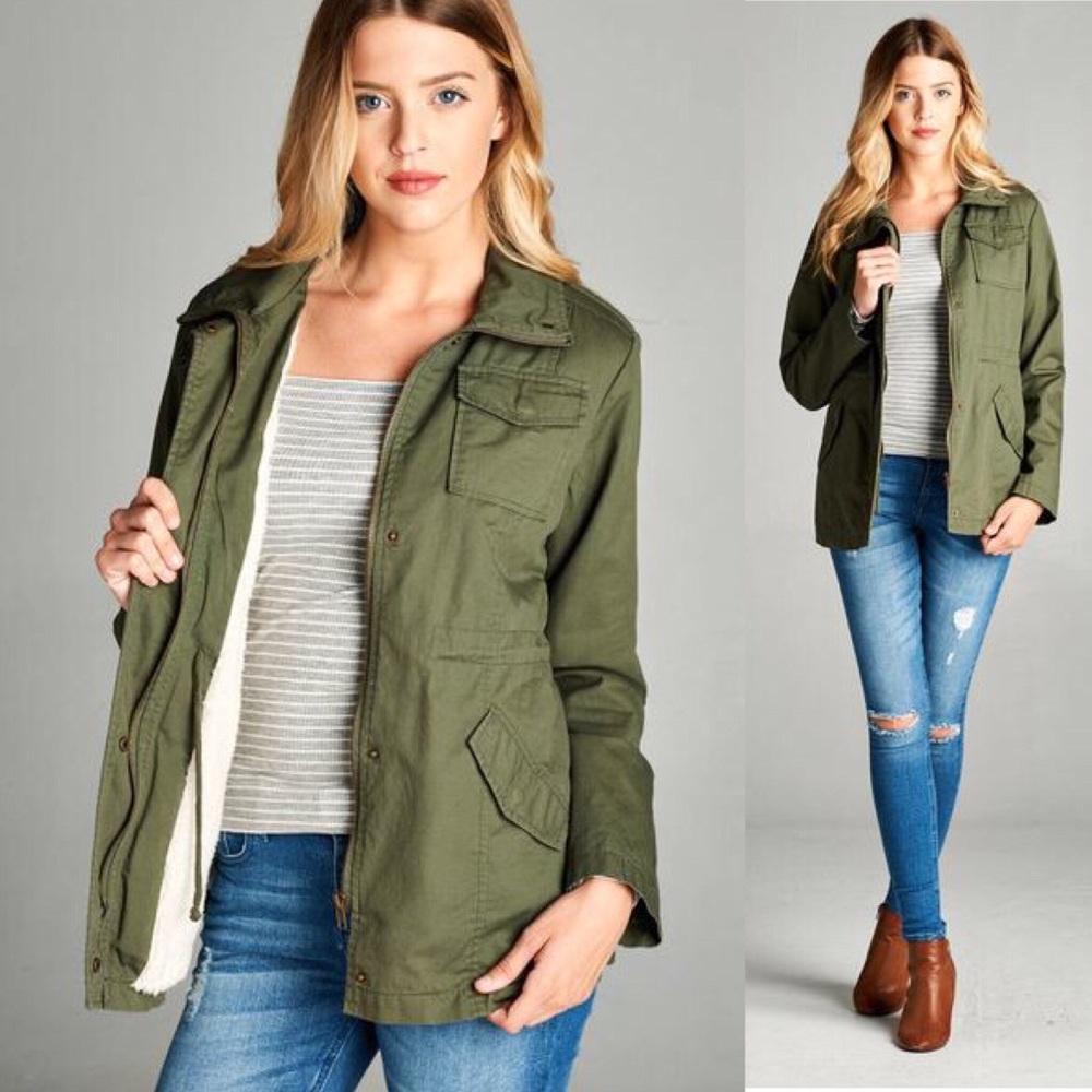 LAST ONE Small Faux Sherpa Lined Utility Jacket - Picture 3 of 6