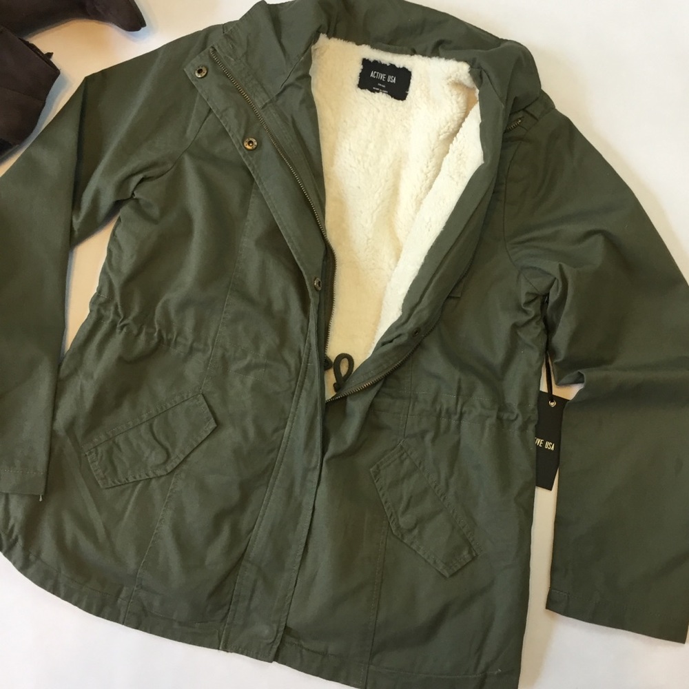 LAST ONE Small Faux Sherpa Lined Utility Jacket - Picture 2 of 6