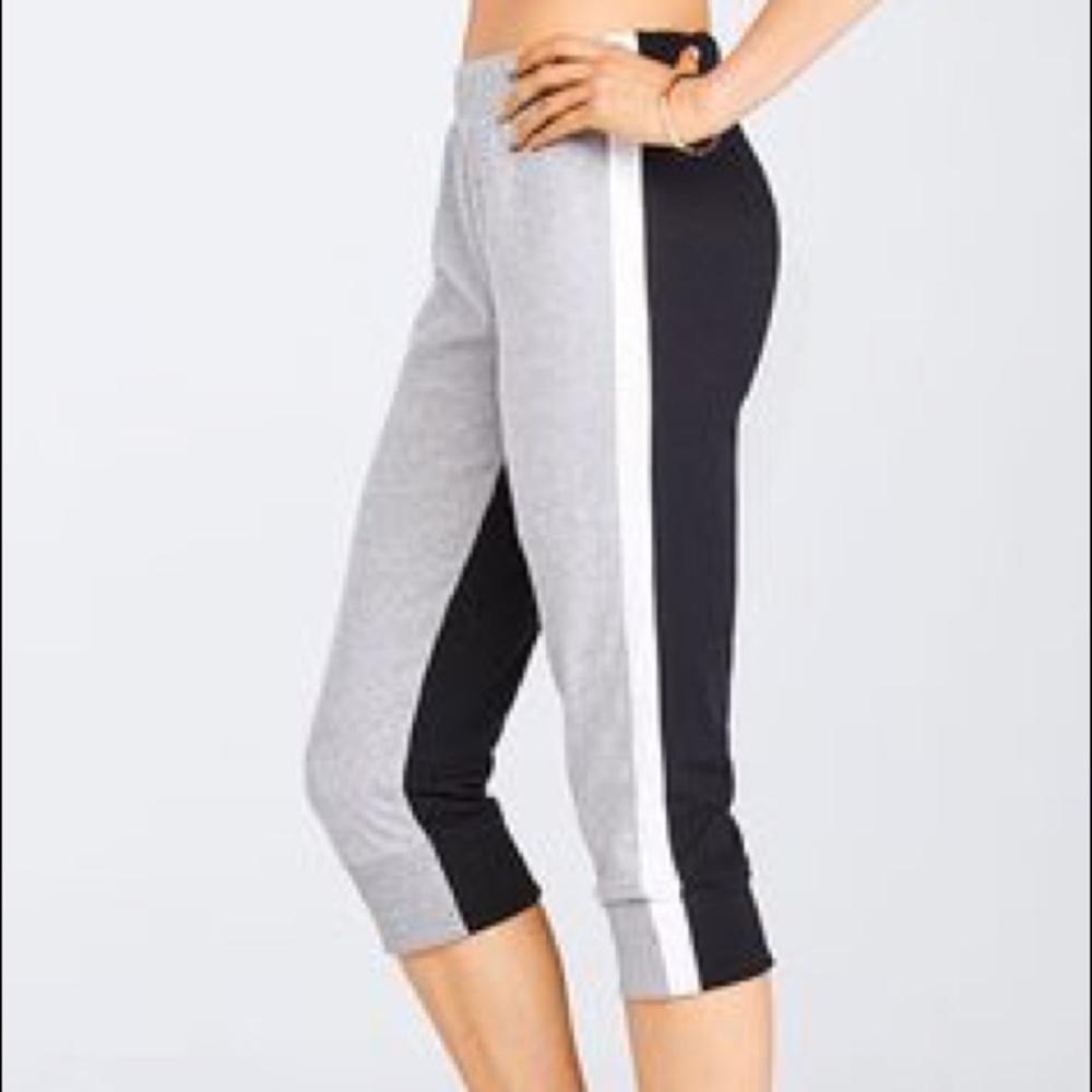 Fabletics Christy Capri, Black Gray, Medium, NWT.