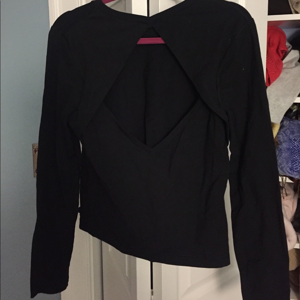 Lululemon open back top