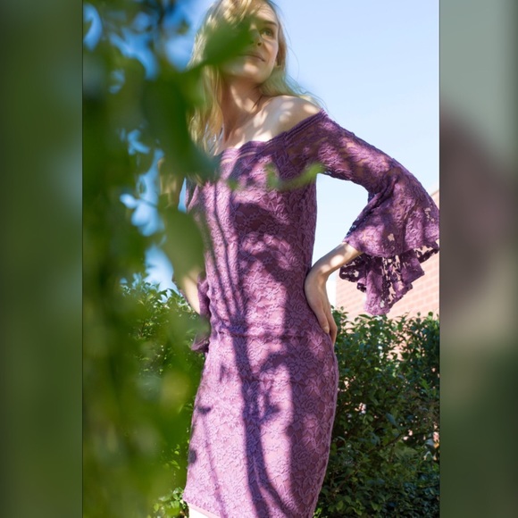 Ruffled Sleeve Lace Bodycon Dress - Picture 5 of 7