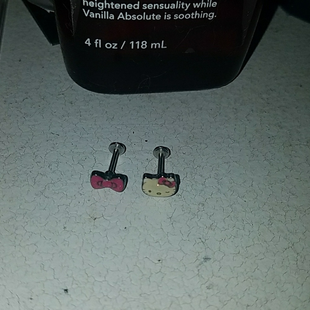 Hello kitty set of 2 lip rings