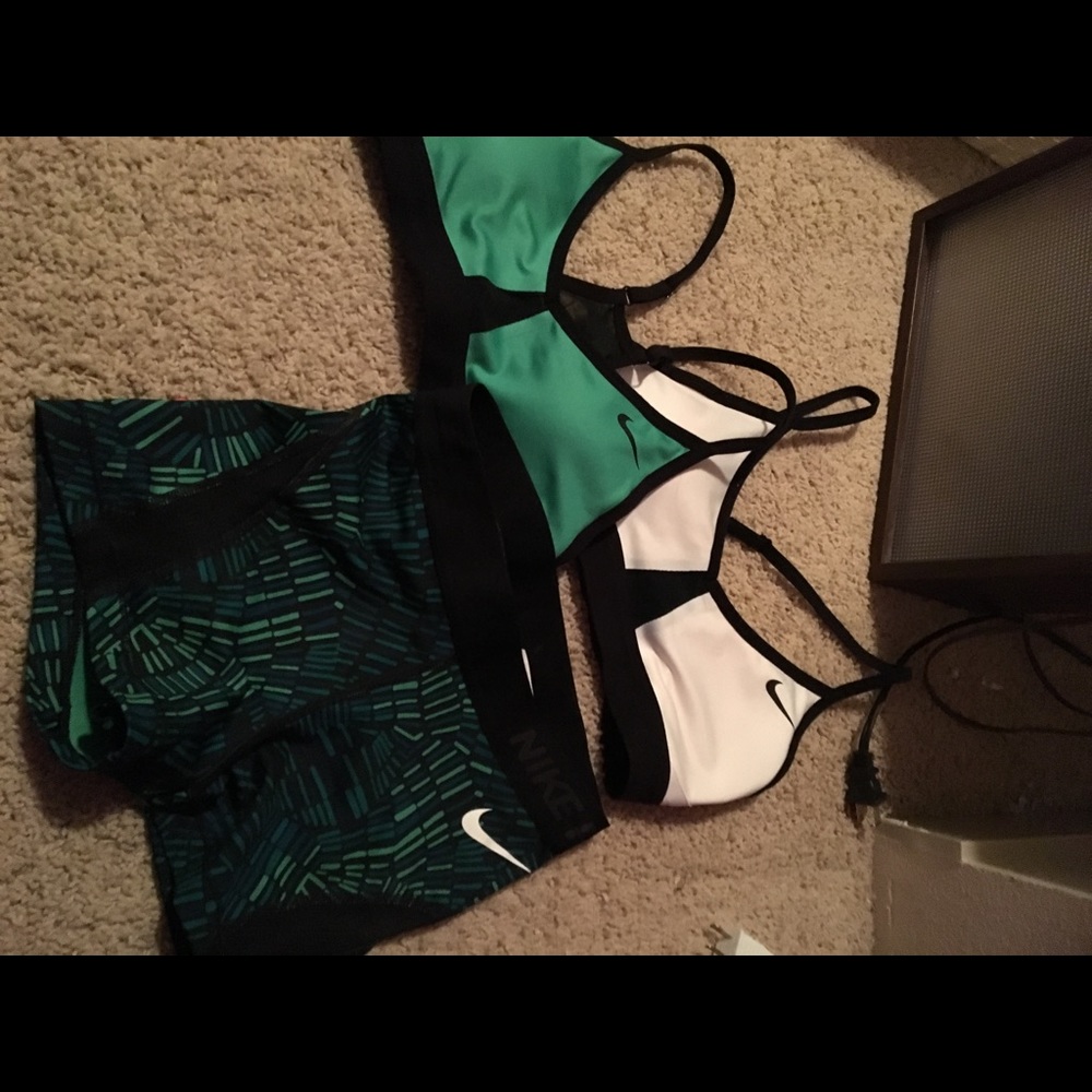 💚Nike sports bra and shorts set!💚