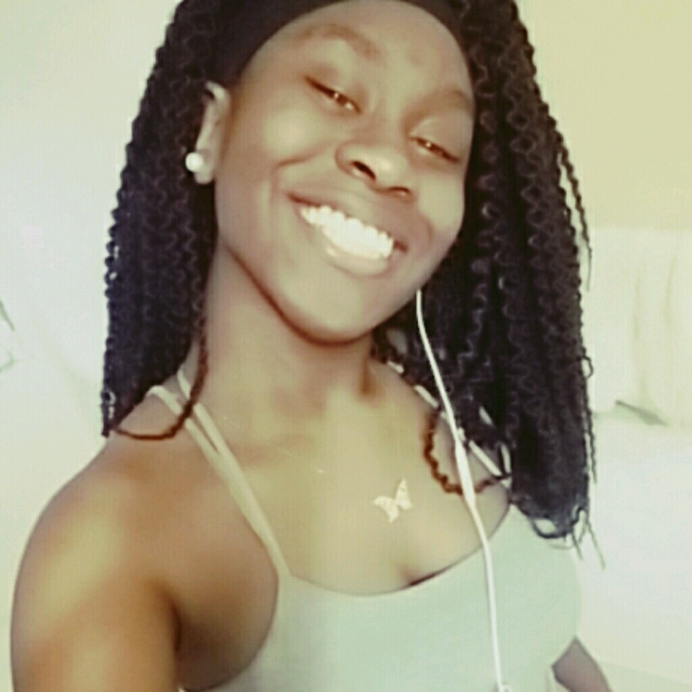 Meet your Posher, Nicole