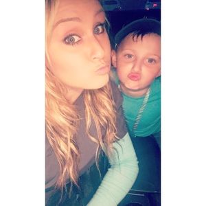 Meet your Posher, Kayla