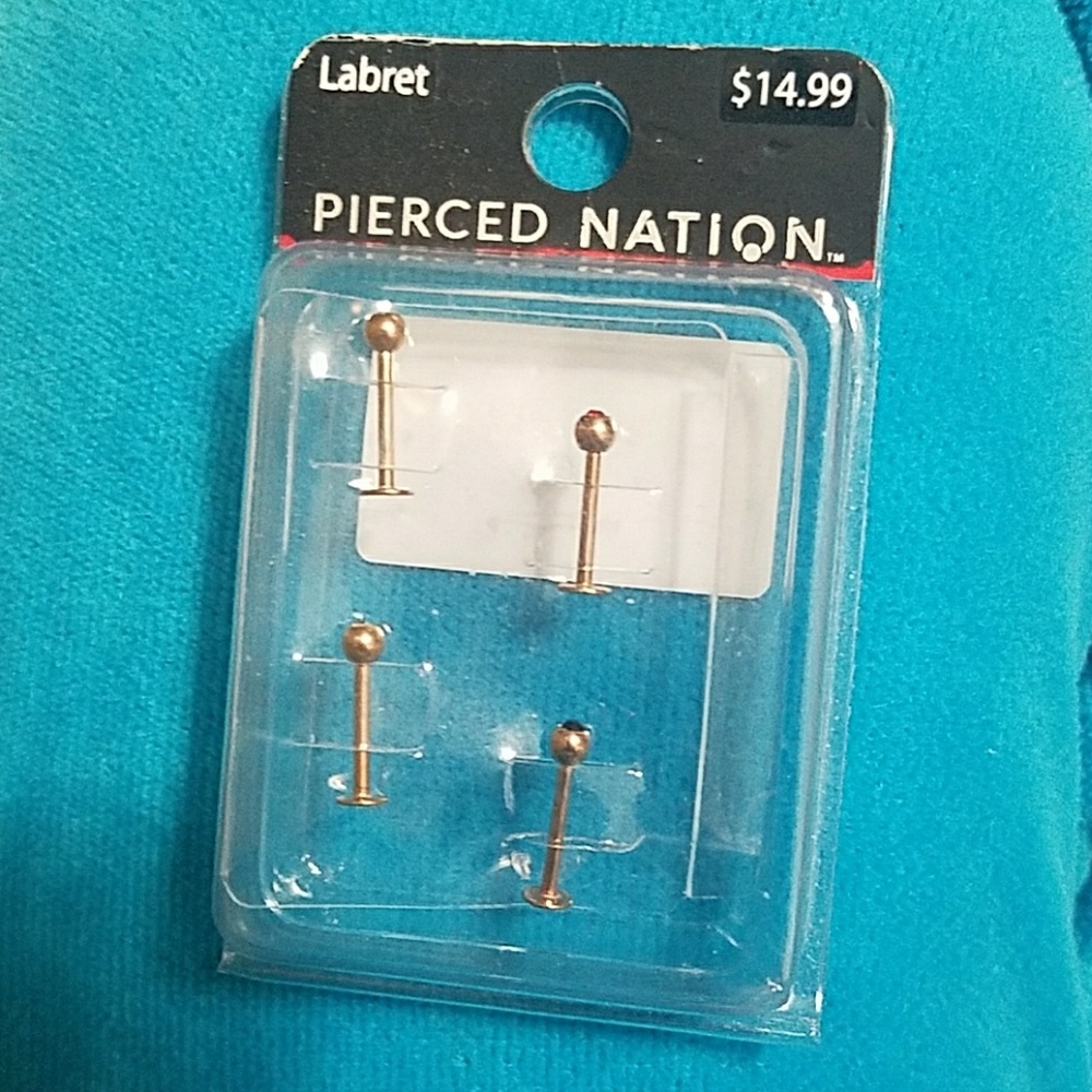 Labret lip rings