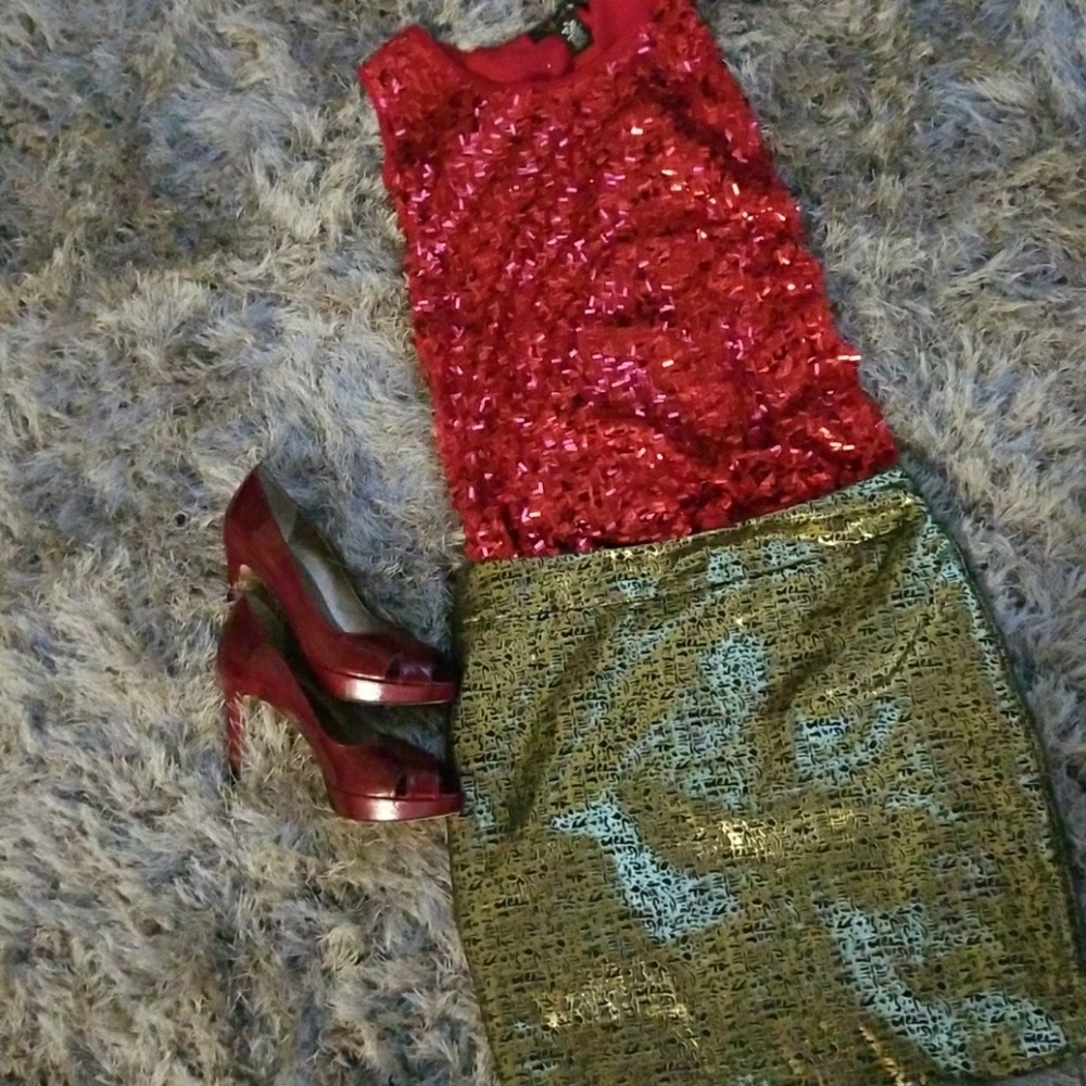 "Cute" Gold Lame Skirt with revealing back zipper