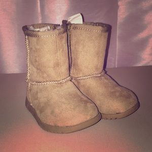 Baby girl winter boots, size 4