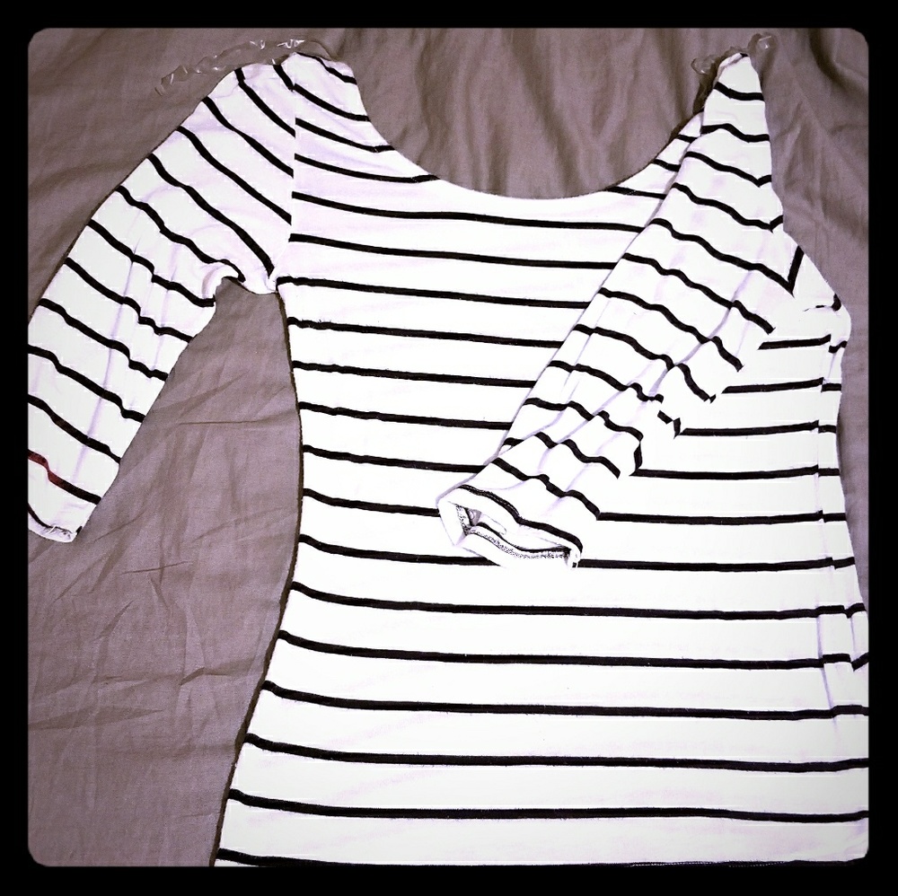 Scoop neck white top with black stripes