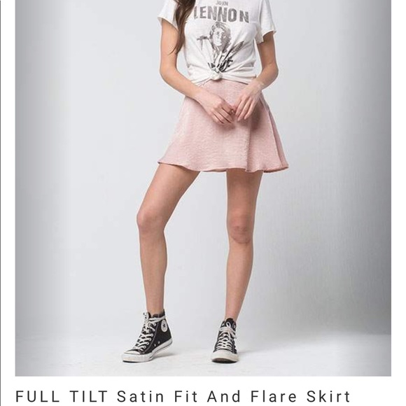 TILLYS FULL TILT satin fit n flare skirt - Picture 1 of 3