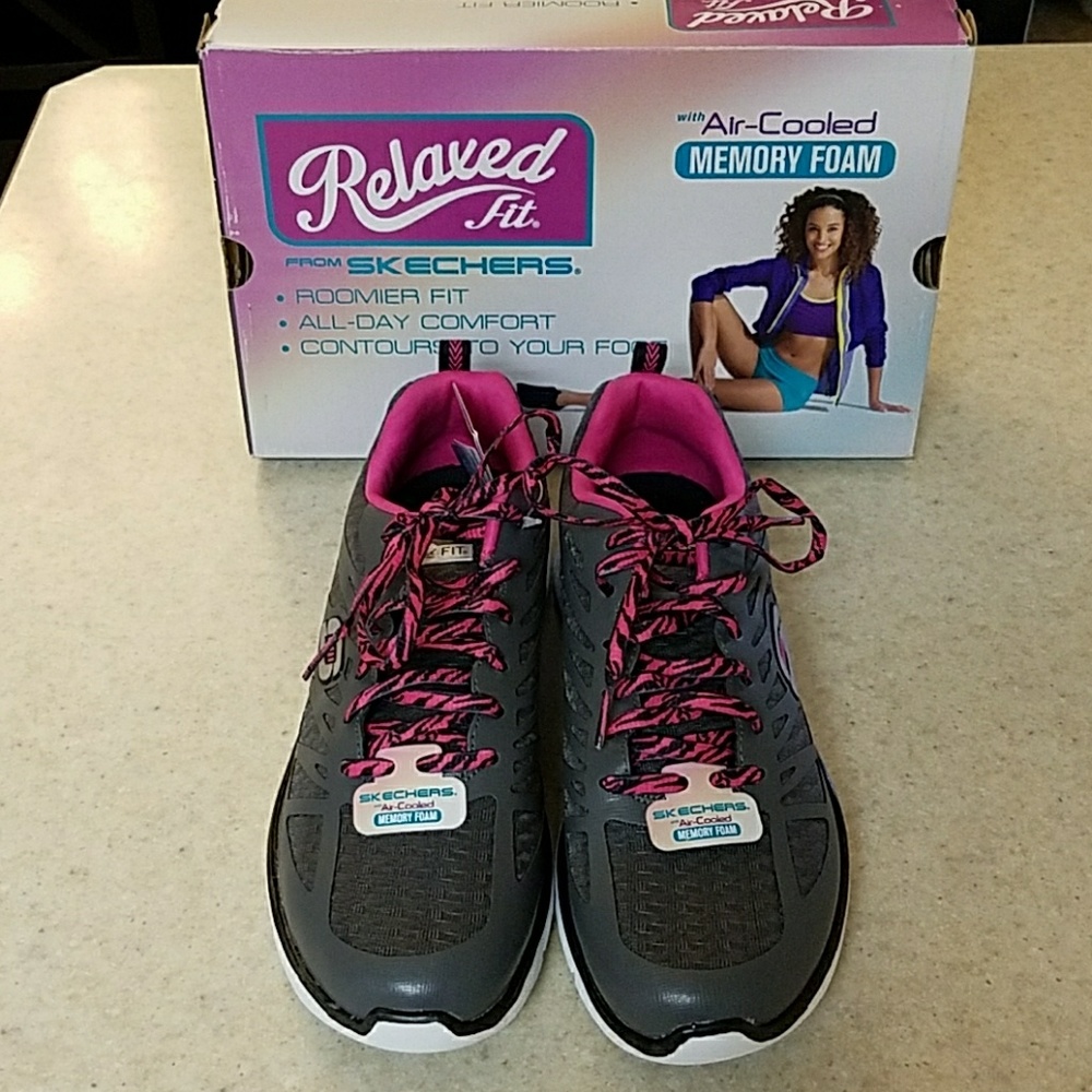 Sketchers memory foam shoes