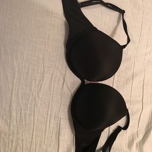 Brand new Victoria secret 32DD bras