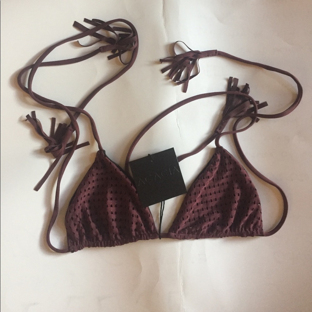 TRADED Acacia Humuhumu Top in Merlot/Mesh