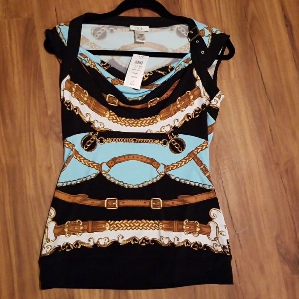 Cache sleeveless top