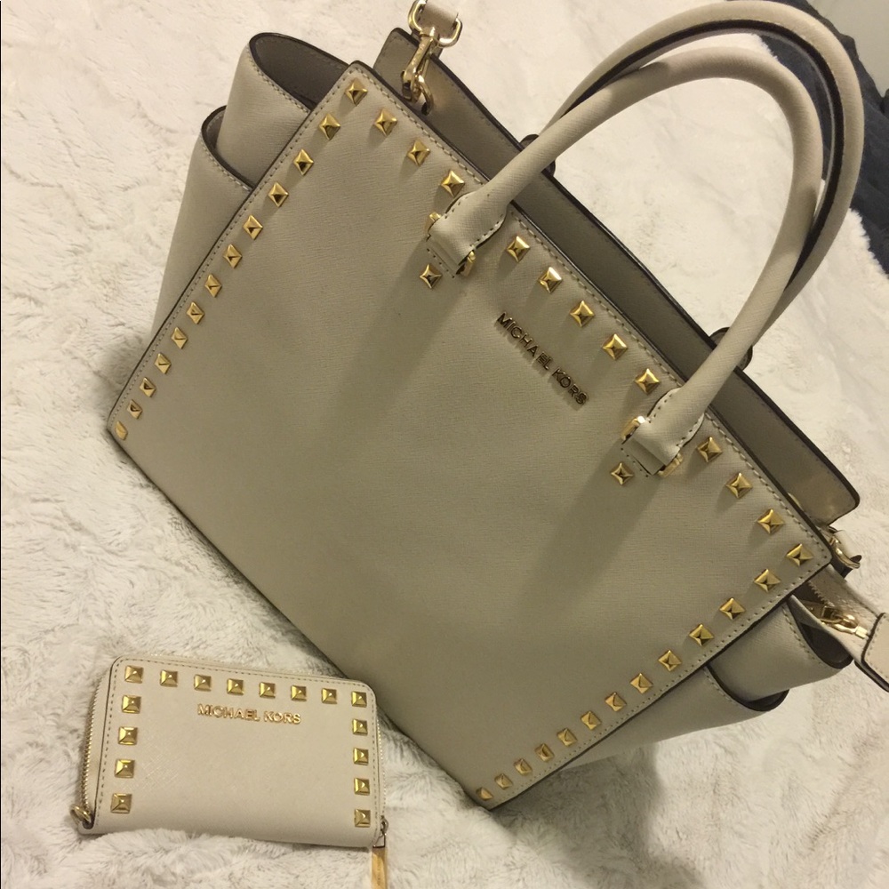 MK Large beige over the shoulder bag