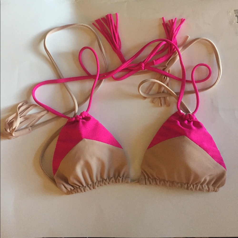 Acacia Canons Top in Guava