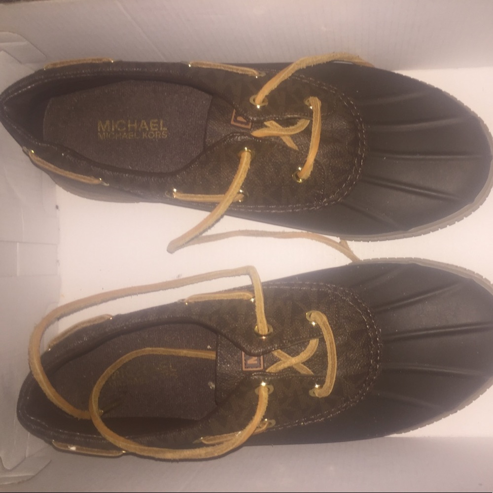 Micheal Kors Hyde boots