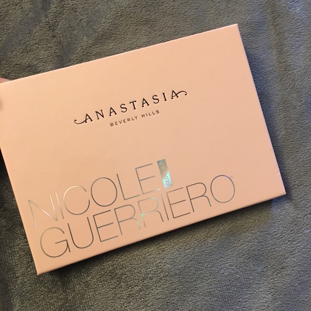 ANASTASIA BEVERLY HILLS
