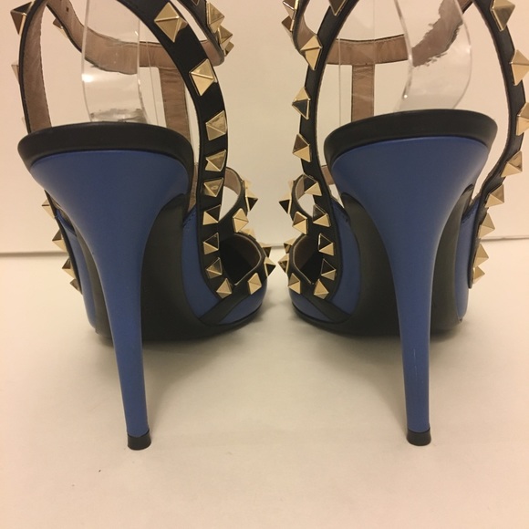 SOLD!Valentino Rockstud Blue Limited Edition Pumps - Picture 4 of 8
