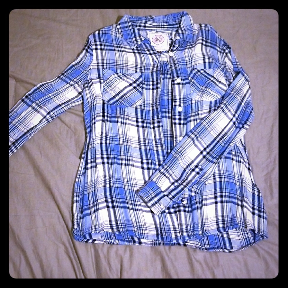 Plaid long sleeve blue & white button up