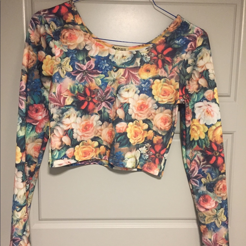 Long sleeve crop