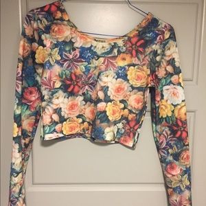 Long sleeve crop