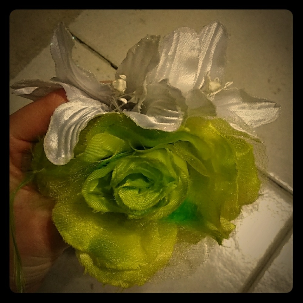 2 beautiful flower hair ties