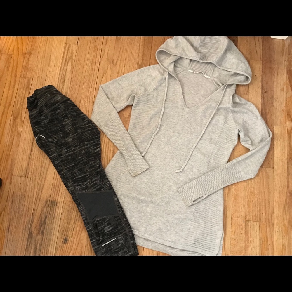 Athleta Gray wool soma sweater