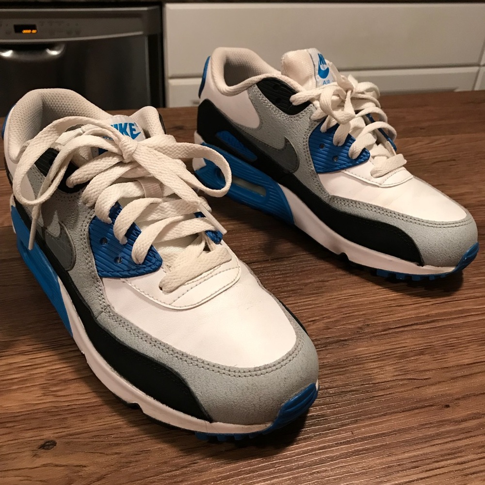 Blue and White Nike Air Max! Make offers!