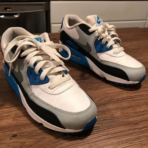 Blue and White Nike Air Max! Make offers!