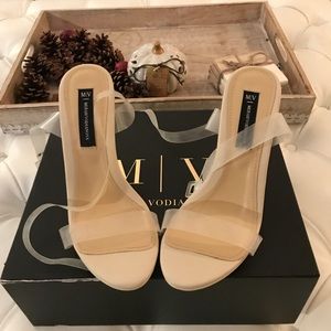 Size 5 Merah Vodianova Lucite Heel
