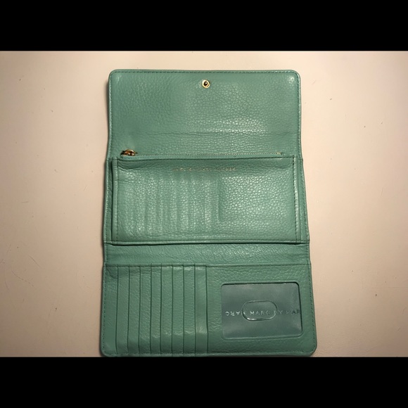 Marc Jacobs Classic Q long tri fold wallet - Picture 2 of 3