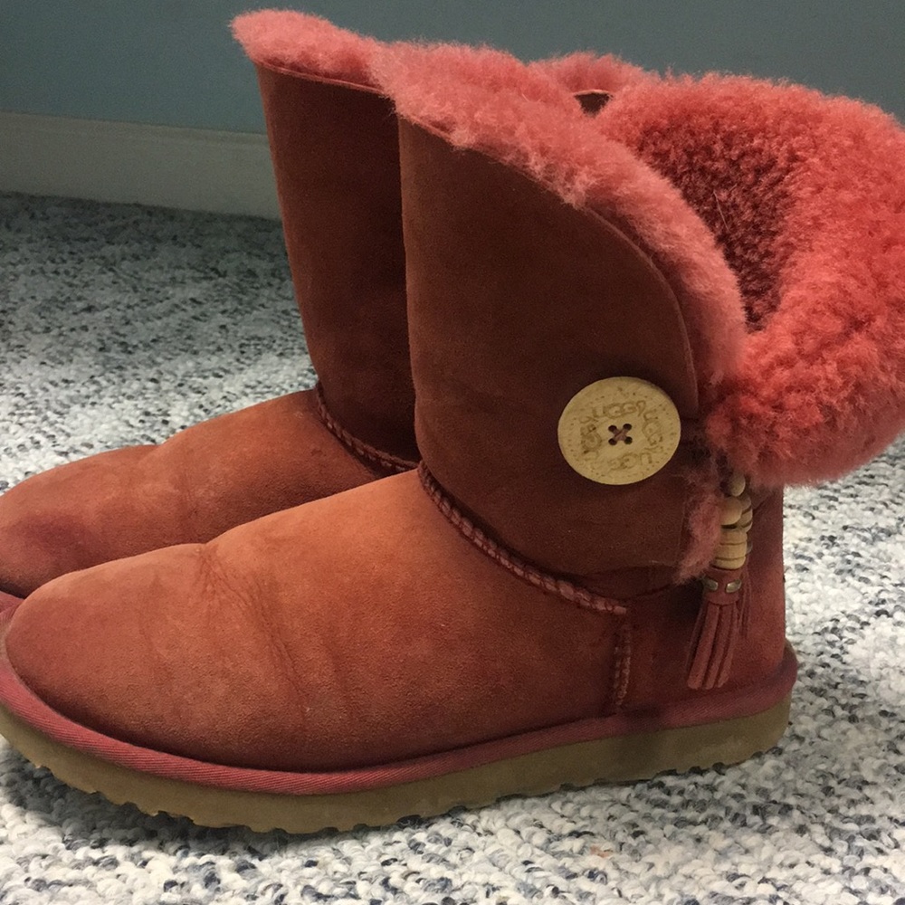 Maroon bailey button uggs