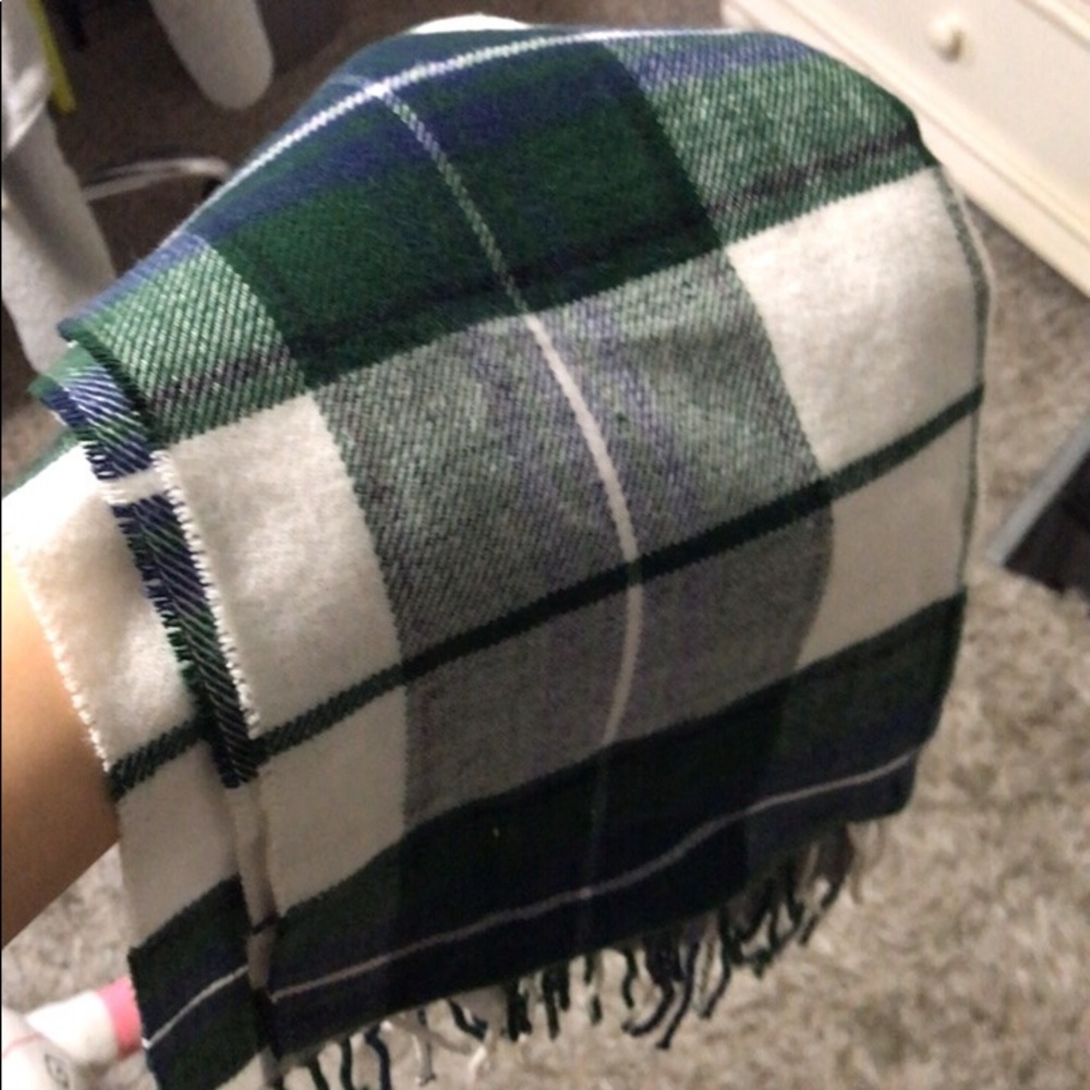 Land’s end scarf
