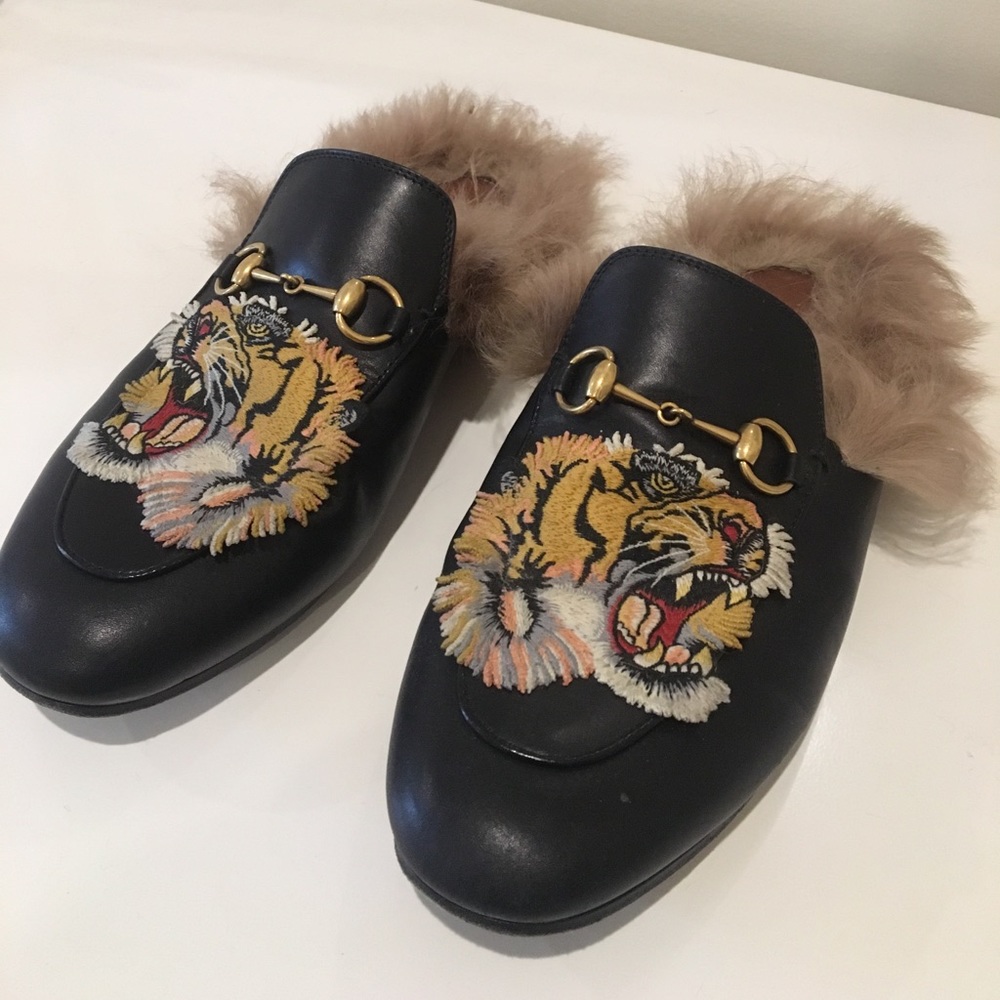 Gucci fur slides