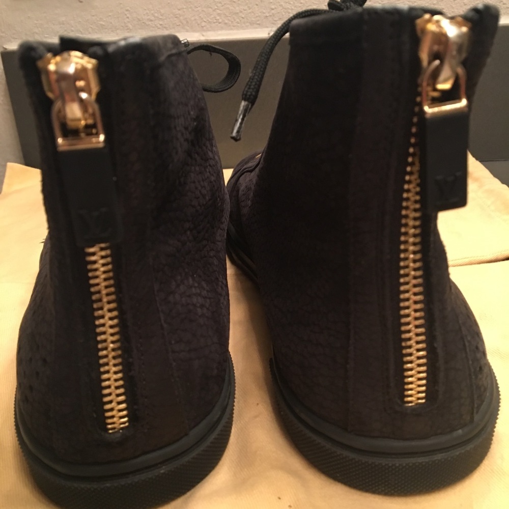 Louis Vuitton Women’s Hightop Zipper Back Sneakers - Picture 2 of 8