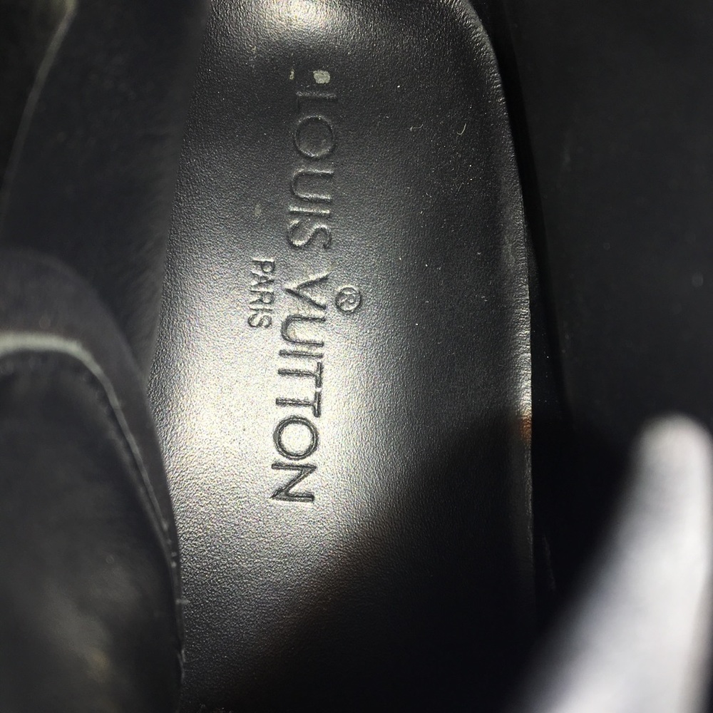 Louis Vuitton Women’s Hightop Zipper Back Sneakers - Picture 4 of 8