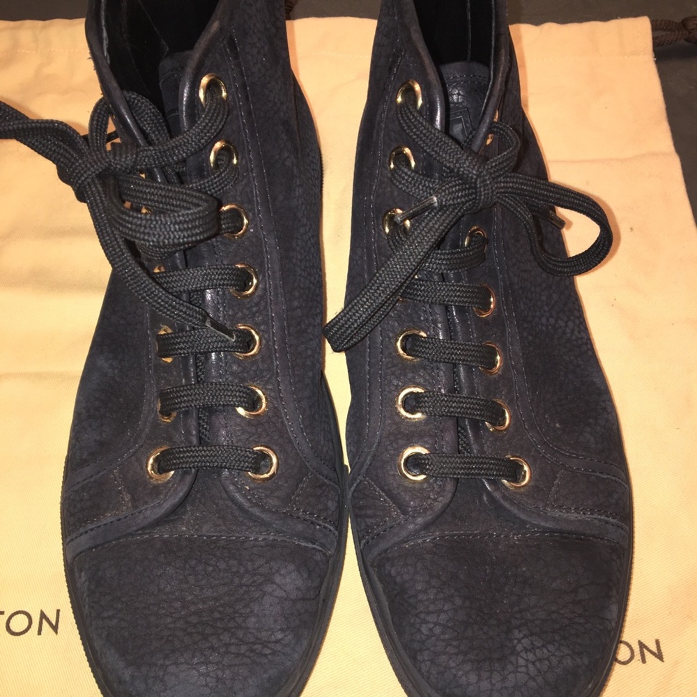 Louis Vuitton Women’s Hightop Zipper Back Sneakers - Picture 5 of 8