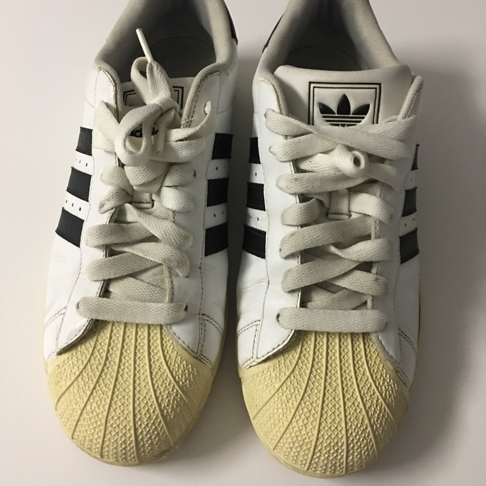 Adidas Superstar good conditions 9 1/2