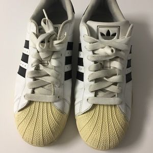 Adidas Superstar good conditions 9 1/2