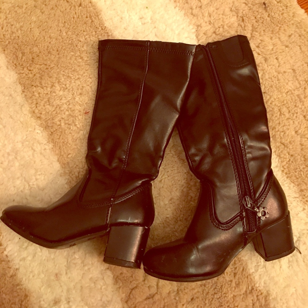 Girls boots