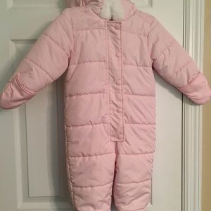 Girls snow suit. Pink. Old Navy 18-24 months.