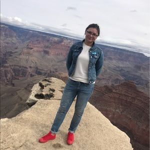 Meet your Posher, Roxana