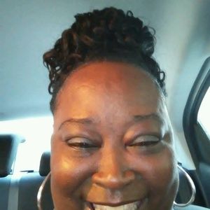 Meet your Posher, Evangela