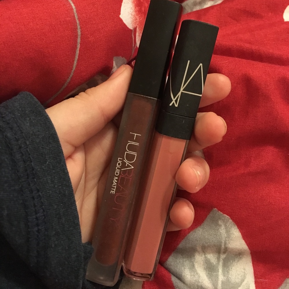 BUNDLE: NARS lipgloss& Hudabeauty lipstick