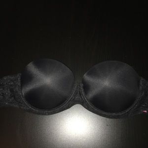 Black strapless Victoria’s Secret bra