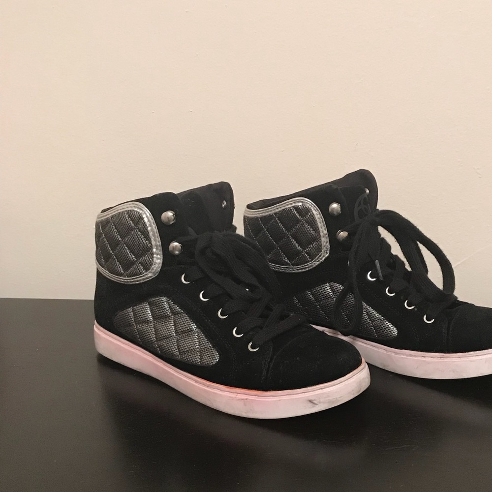 Trendy suede GUESS sneakers